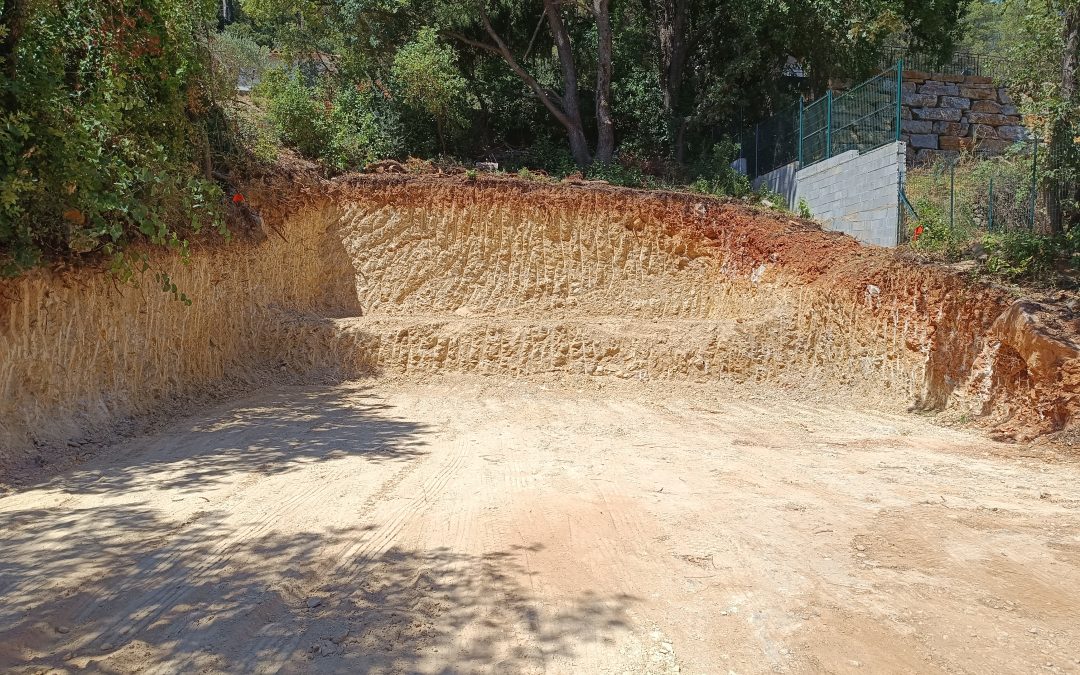 Terrassement pour maison à Cabasse dans le Var