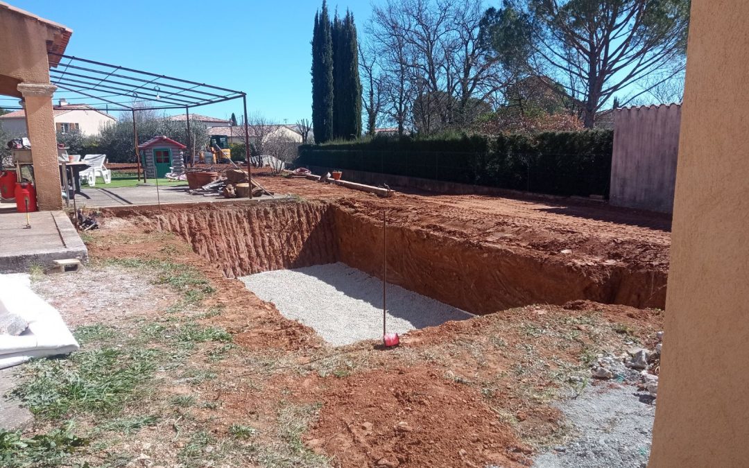 Terrassement trou de piscine aux Arcs sur Argens