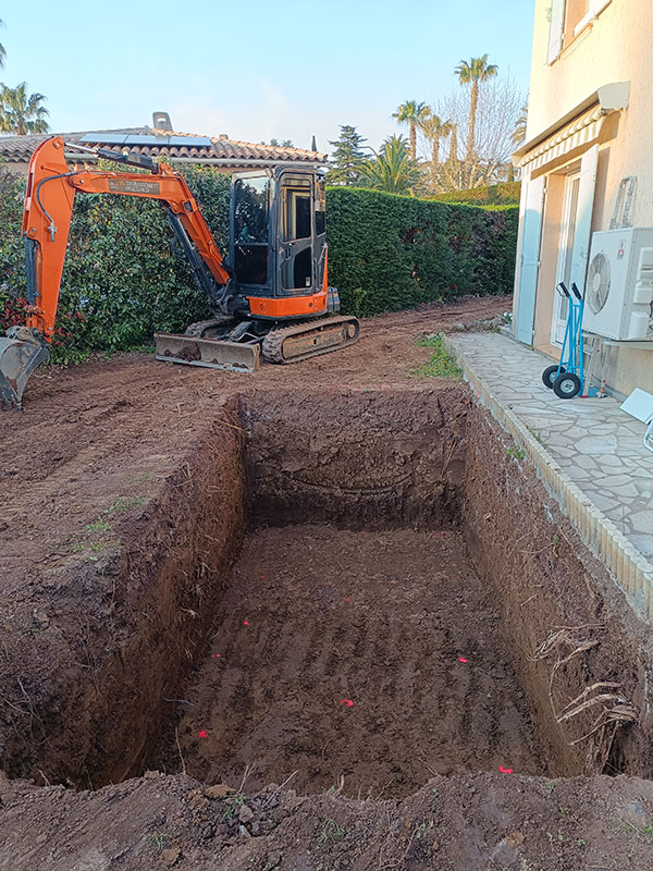 Terrassement pour création de piscine à Fréjus
